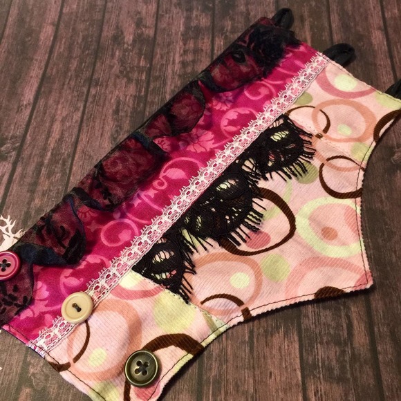 Pink victorian cottagecore hippie bohemian upcycled fabric cuff bracelet - Picture 6 of 10